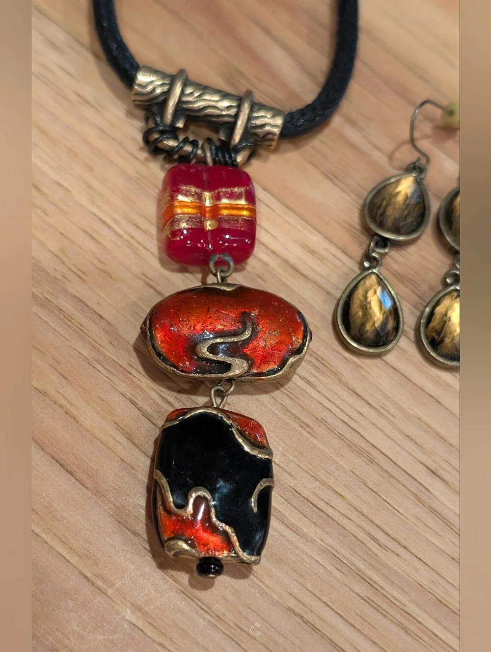 Red and Gold Glass And Enamel Pendant Necklace and Earrings Set